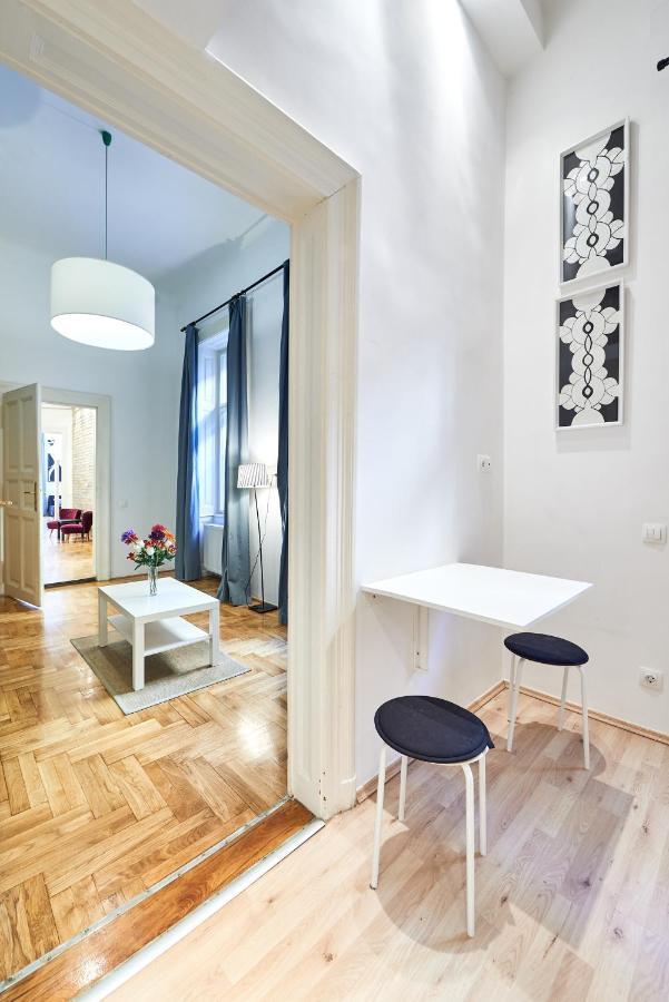 Large Apartment For Groups City Center Dist. VII Budapeste Exterior foto